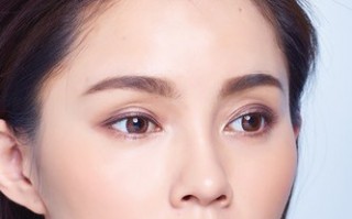眼镜侧着看怎么有点模糊，眼镜侧着看怎么有点模糊呢