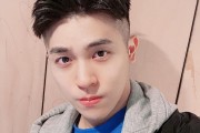 男孩子戴什么眼镜好看，男孩子戴什么眼镜好看图片